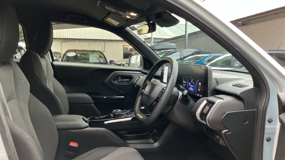 Toyota Urbancruiser 128kW Design 61kWh 5dr Auto Electric Estate - Image 12