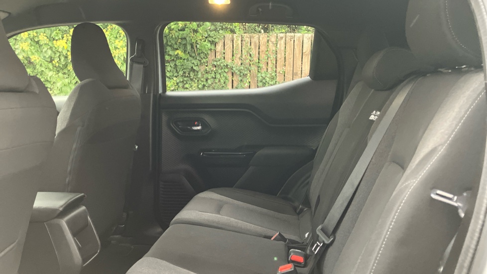 Toyota Urbancruiser 128kW Design 61kWh 5dr Auto Electric Estate - Image 15