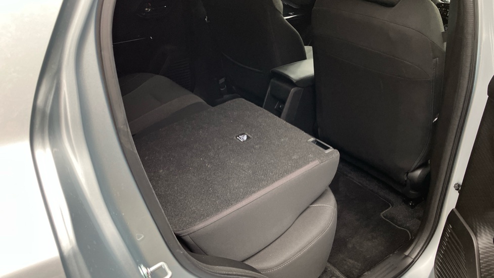 Toyota Urbancruiser 128kW Design 61kWh 5dr Auto Electric Estate - Image 18
