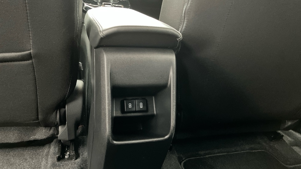Toyota Urbancruiser 128kW Design 61kWh 5dr Auto Electric Estate - Image 36