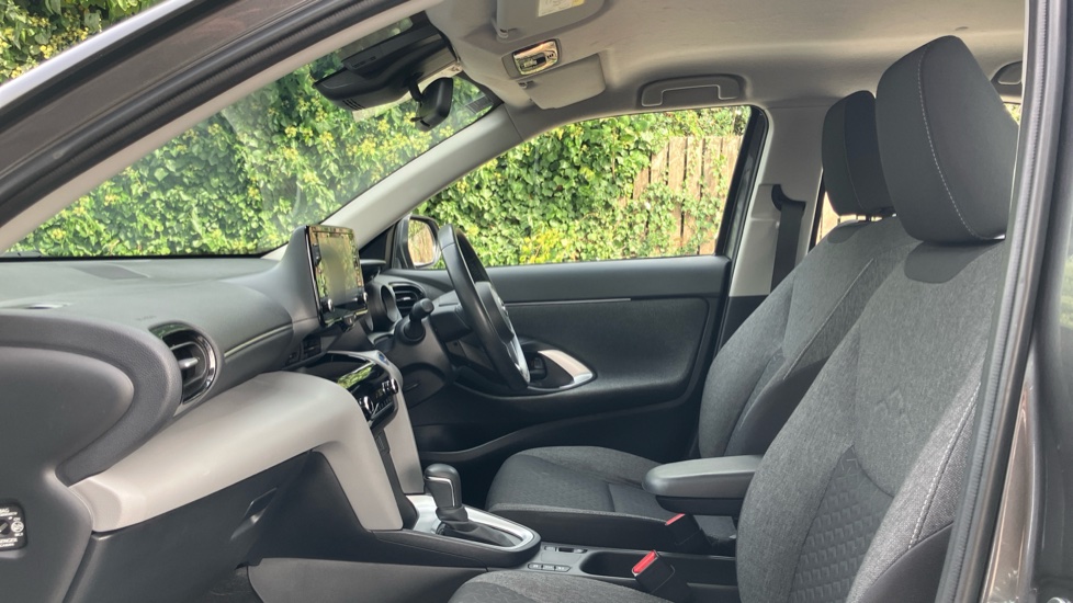 Toyota Yaris Cross 1.5 Hybrid Icon 5dr CVT Hybrid Estate - Image 5