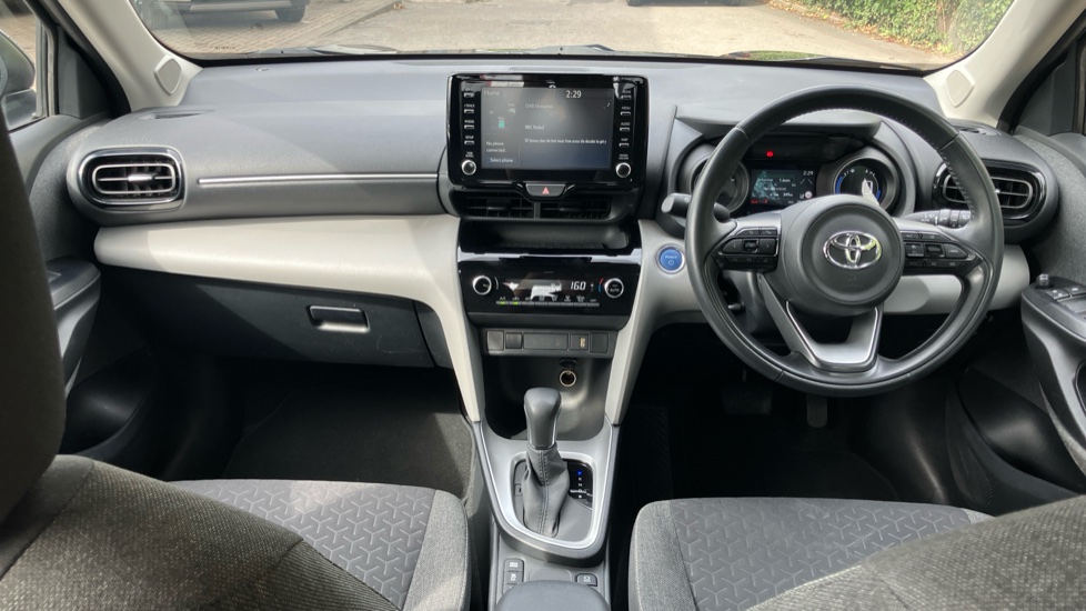 Toyota Yaris Cross 1.5 Hybrid Icon 5dr CVT Hybrid Estate - Image 6