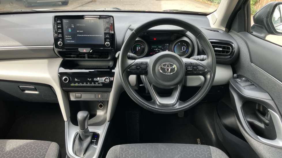 Toyota Yaris Cross 1.5 Hybrid Icon 5dr CVT Hybrid Estate - Image 7