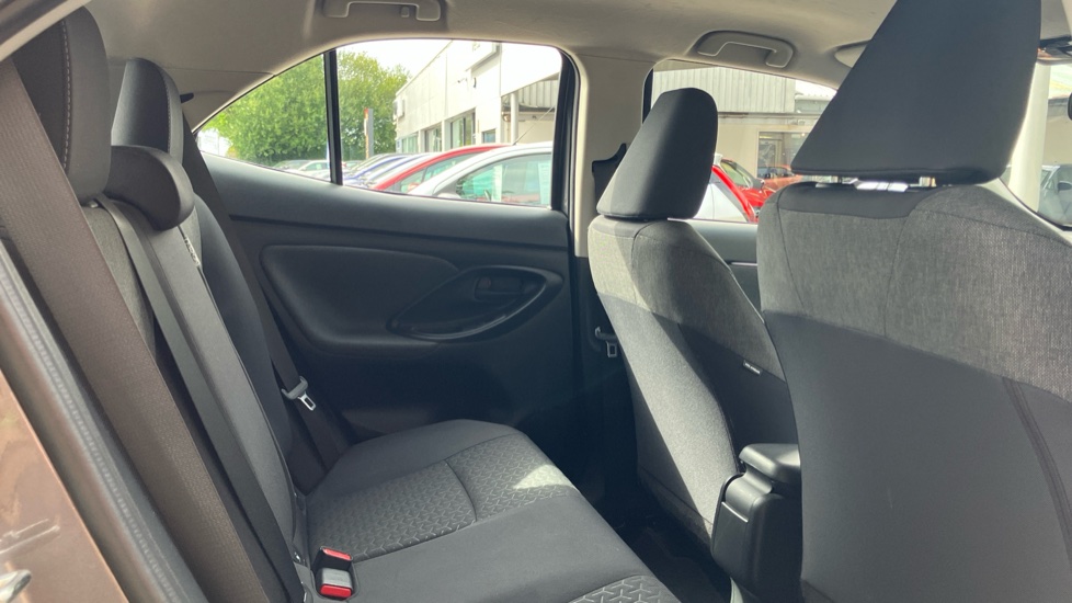 Toyota Yaris Cross 1.5 Hybrid Icon 5dr CVT Hybrid Estate - Image 8
