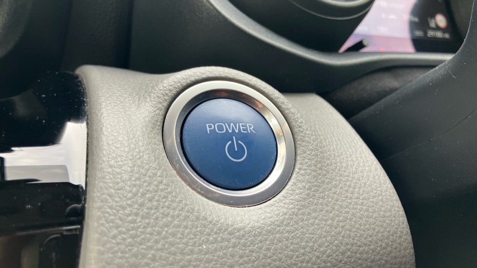 Toyota Yaris Cross 1.5 Hybrid Icon 5dr CVT Hybrid Estate - Image 16