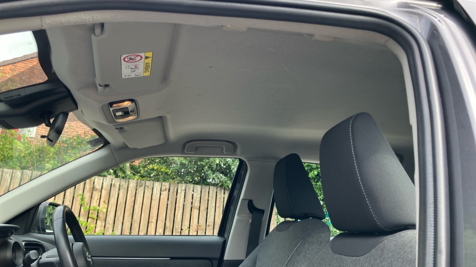 Toyota Yaris Cross 1.5 Hybrid Icon 5dr CVT Hybrid Estate - Image 19