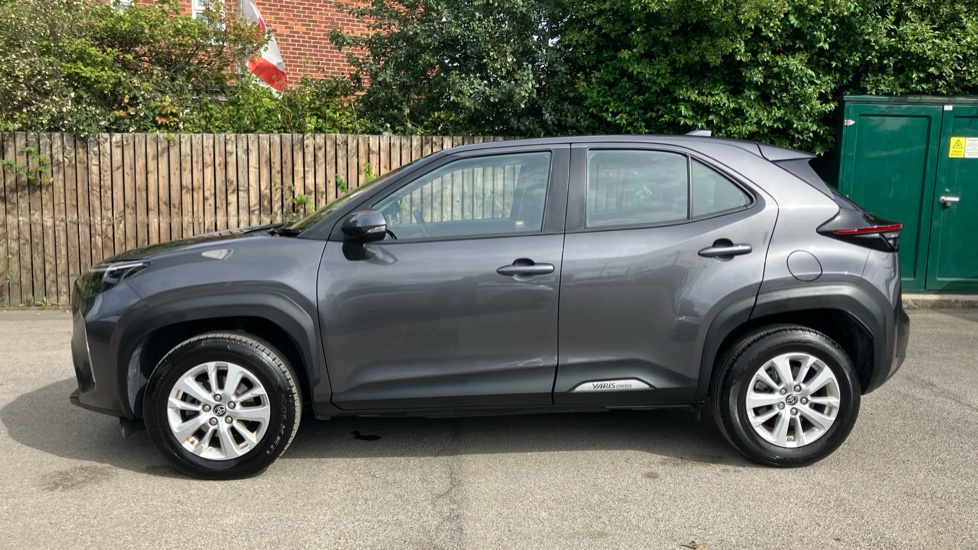 Toyota Yaris Cross 1.5 Hybrid Icon 5dr CVT Hybrid Estate - Image 24