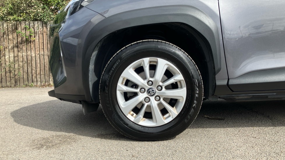 Toyota Yaris Cross 1.5 Hybrid Icon 5dr CVT Hybrid Estate - Image 25