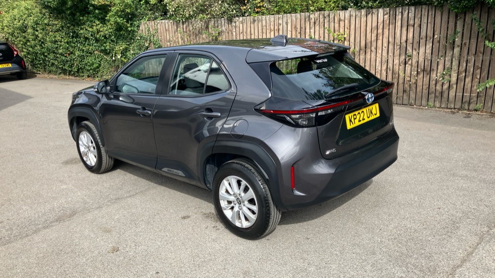 Toyota Yaris Cross 1.5 Hybrid Icon 5dr CVT Hybrid Estate - Image 30