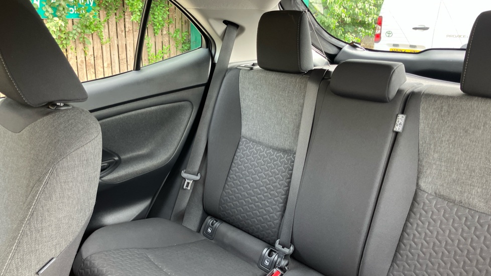 Toyota Yaris Cross 1.5 Hybrid Icon 5dr CVT Hybrid Estate - Image 34