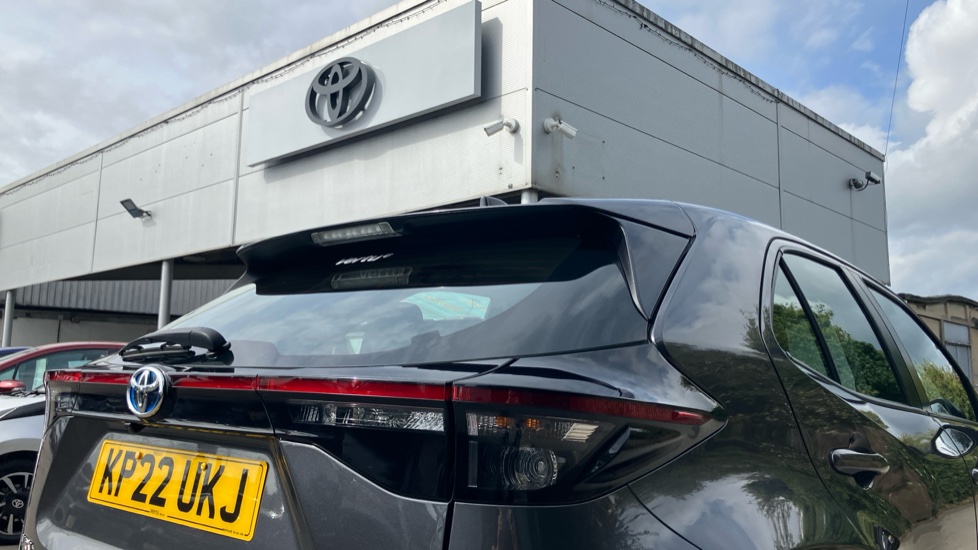 Toyota Yaris Cross 1.5 Hybrid Icon 5dr CVT Hybrid Estate - Image 35
