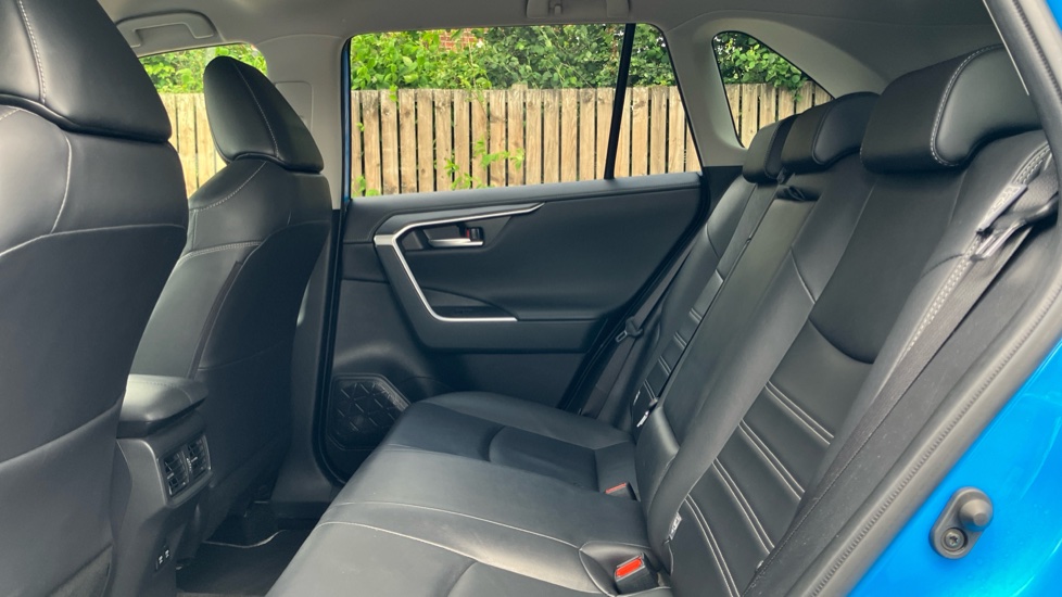 Toyota RAV4 2.5 VVT-i Hybrid Excel TSS 5dr CVT [Nav] 2WD Hybrid Estate - Image 15