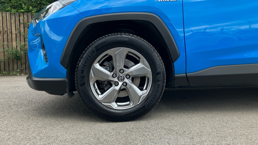 Toyota RAV4 2.5 VVT-i Hybrid Excel TSS 5dr CVT [Nav] 2WD Hybrid Estate - Image 25
