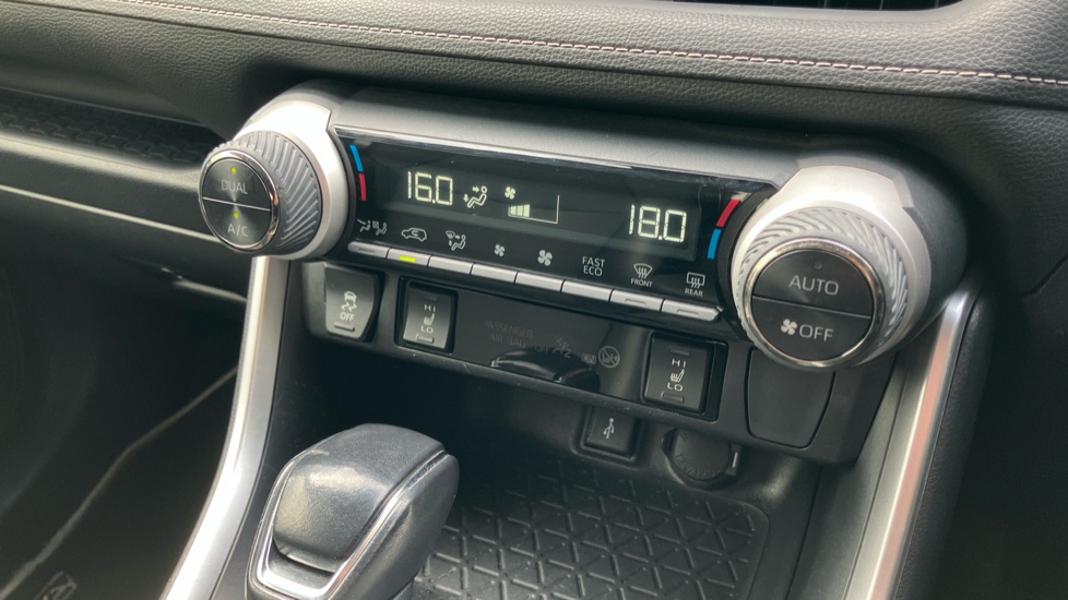 Toyota RAV4 2.5 VVT-i Hybrid Excel TSS 5dr CVT [Nav] 2WD Hybrid Estate - Image 35