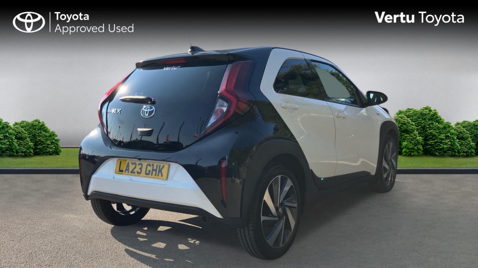 Toyota Aygo X 1.0 VVT-i Edge 5dr Petrol Hatchback - Image 2