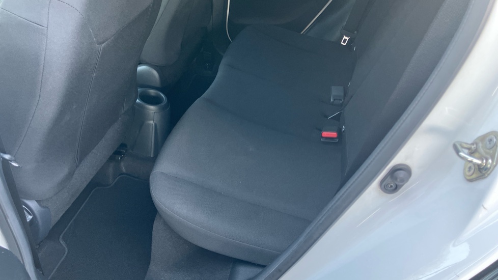 Toyota Aygo X 1.0 VVT-i Edge 5dr Petrol Hatchback - Image 14