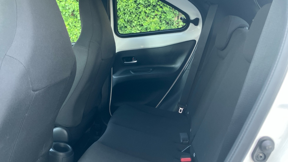 Toyota Aygo X 1.0 VVT-i Edge 5dr Petrol Hatchback - Image 15