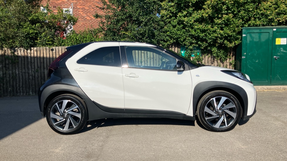 Toyota Aygo X 1.0 VVT-i Edge 5dr Petrol Hatchback - Image 23