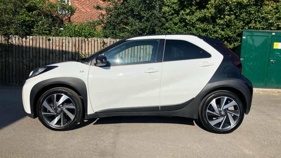 Toyota Aygo X 1.0 VVT-i Edge 5dr Petrol Hatchback - Image 24