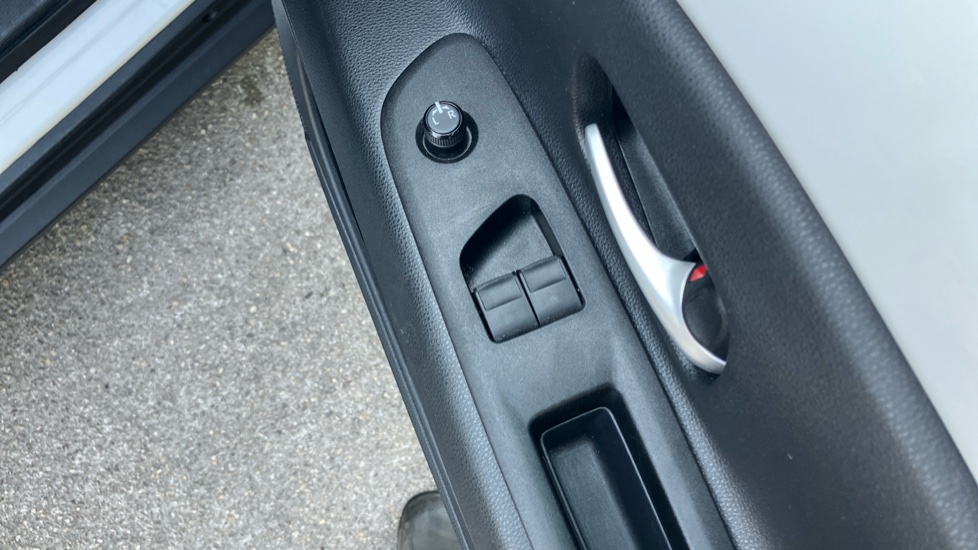 Toyota Aygo X 1.0 VVT-i Edge 5dr Petrol Hatchback - Image 29