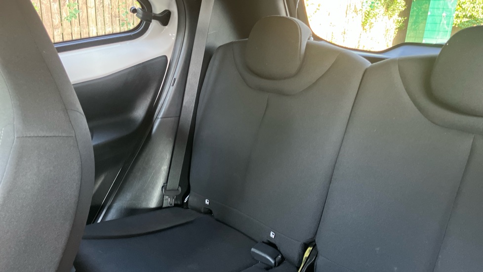 Toyota Aygo X 1.0 VVT-i Edge 5dr Petrol Hatchback - Image 34