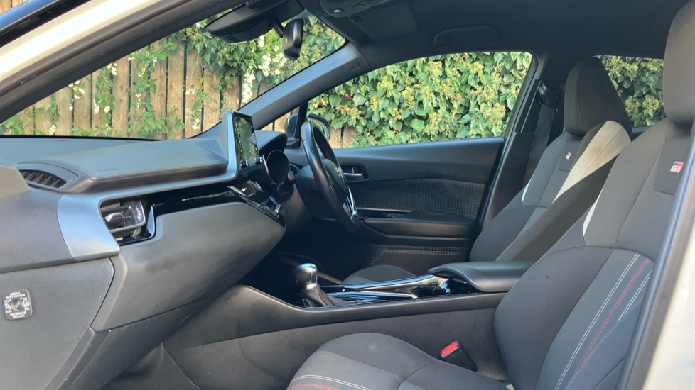 Toyota C-HR 1.8 Hybrid GR Sport 5dr CVT Hybrid Hatchback - Image 5