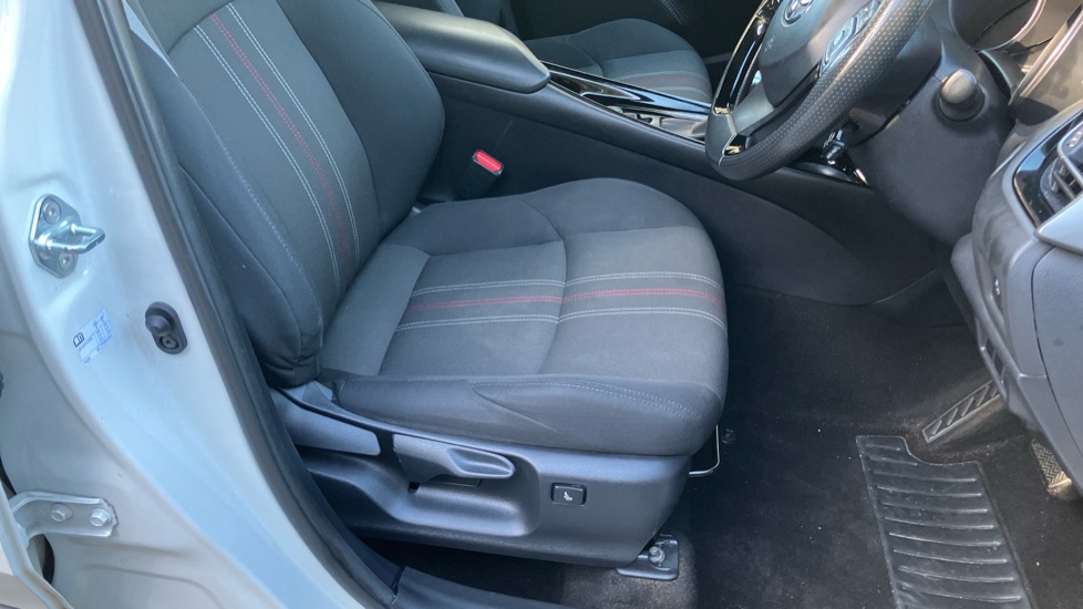 Toyota C-HR 1.8 Hybrid GR Sport 5dr CVT Hybrid Hatchback - Image 17
