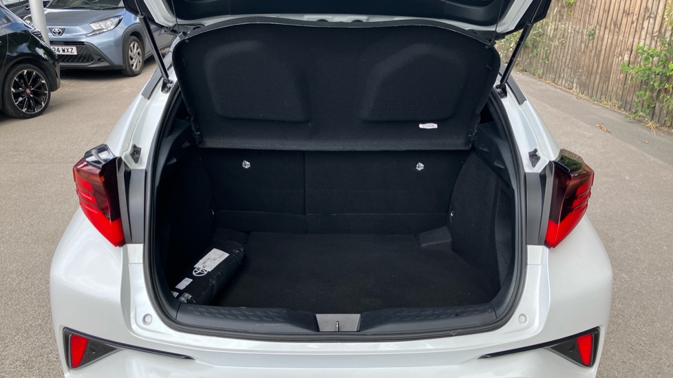 Toyota C-HR 1.8 Hybrid GR Sport 5dr CVT Hybrid Hatchback - Image 13