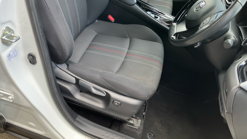 Toyota C-HR 1.8 Hybrid GR Sport 5dr CVT Hybrid Hatchback - Image 17