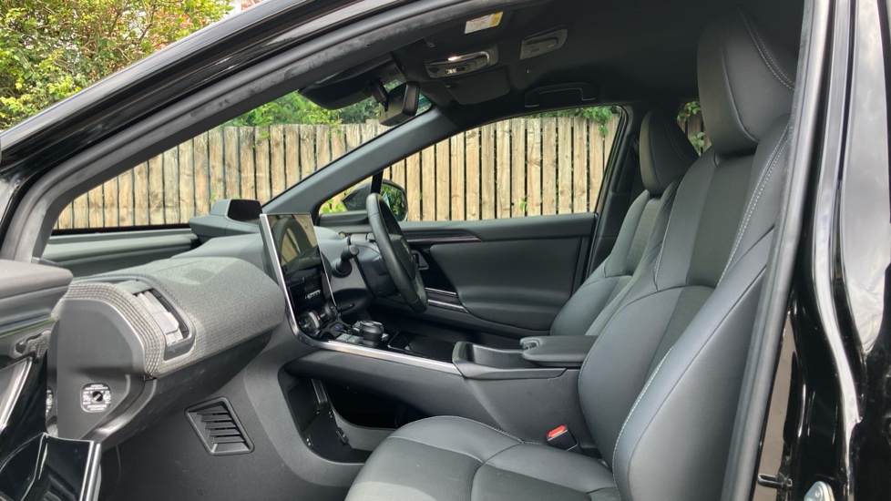 Toyota bZ4X 150kW Vision 71.4kWh 5dr Auto Electric Hatchback - Image 5