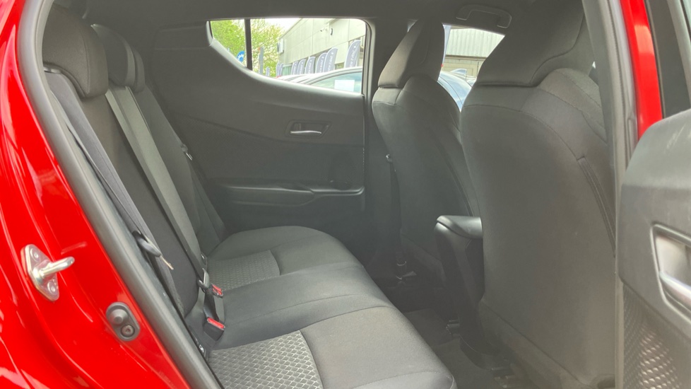 Toyota C-HR 1.8 Hybrid Icon 5dr CVT Hybrid Hatchback - Image 8
