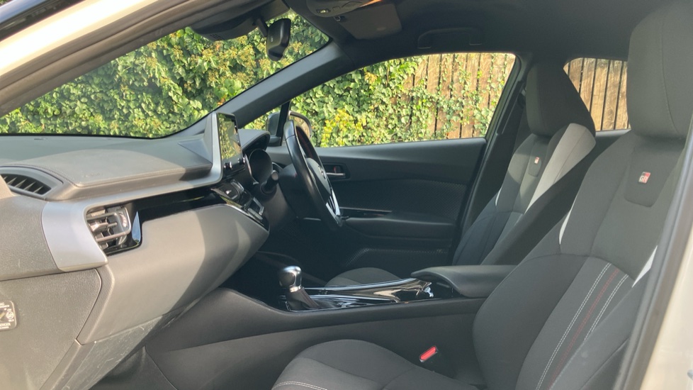 Toyota C-HR 1.8 Hybrid GR Sport 5dr CVT Hybrid Hatchback - Image 5