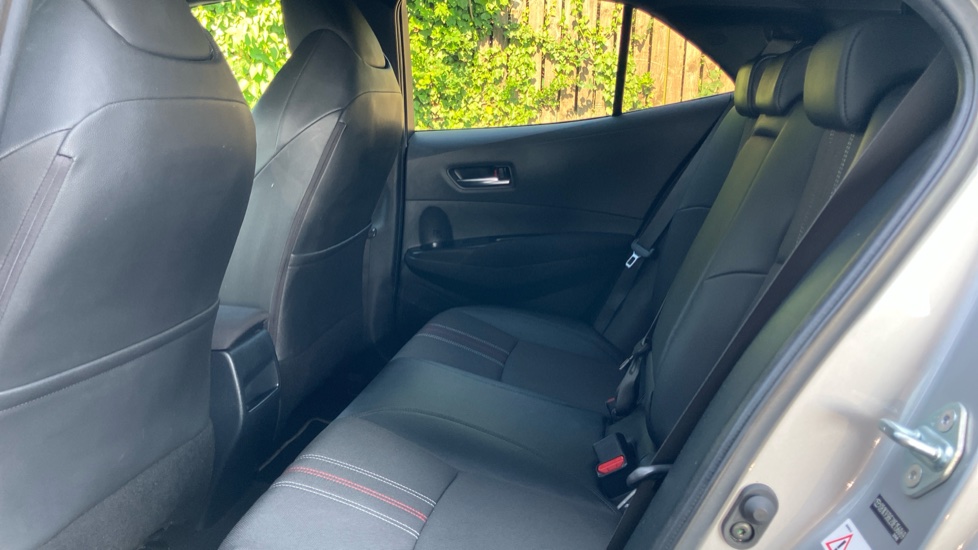 Toyota Corolla 1.8 VVT-i Hybrid GR Sport 5dr CVT Hybrid Hatchback - Image 15