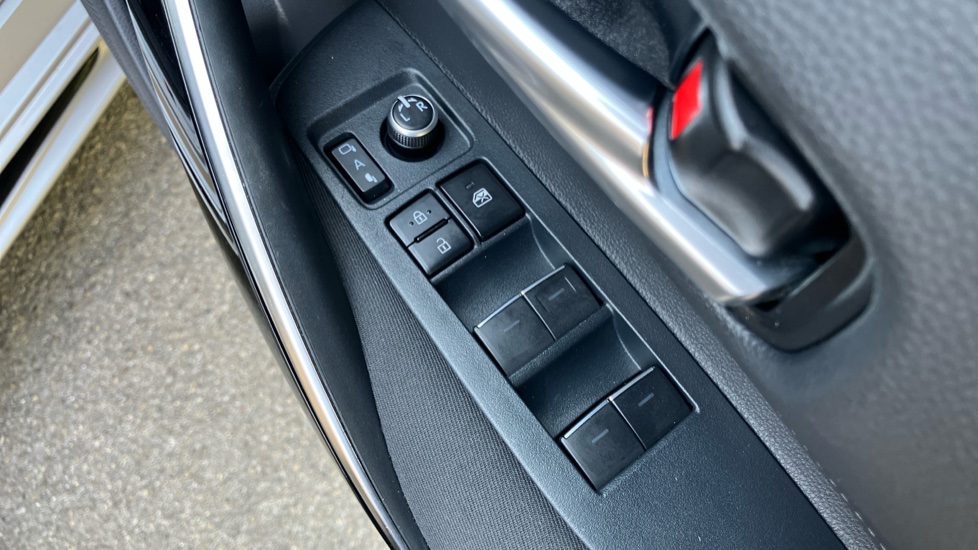 Toyota Corolla 1.8 VVT-i Hybrid GR Sport 5dr CVT Hybrid Hatchback - Image 31