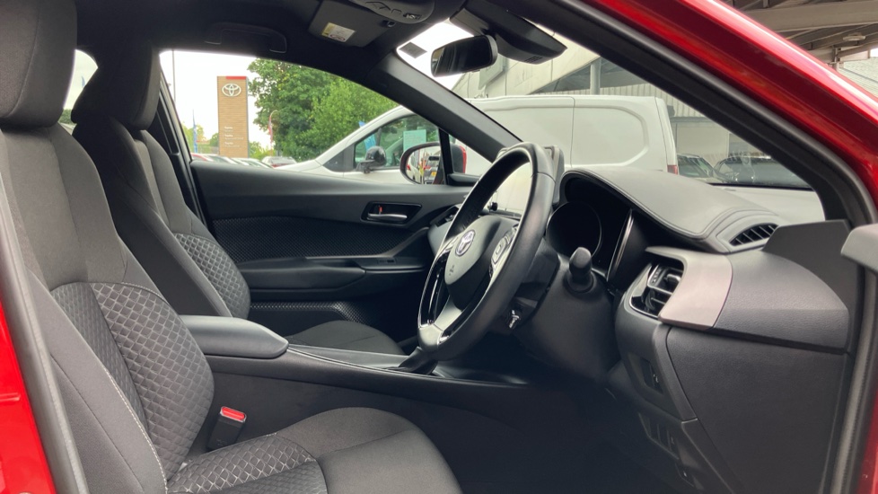 Toyota C-HR 1.8 Hybrid Icon 5dr CVT Hybrid Hatchback - Image 12