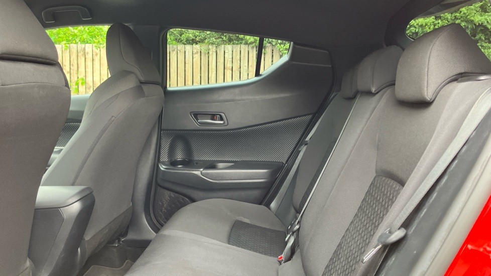 Toyota C-HR 1.8 Hybrid Icon 5dr CVT Hybrid Hatchback - Image 15