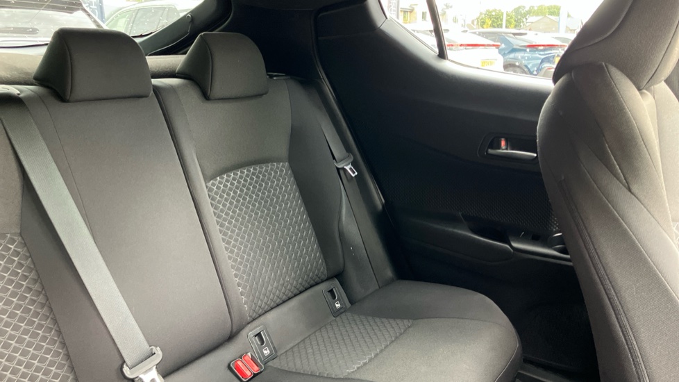 Toyota C-HR 1.8 Hybrid Icon 5dr CVT Hybrid Hatchback - Image 35
