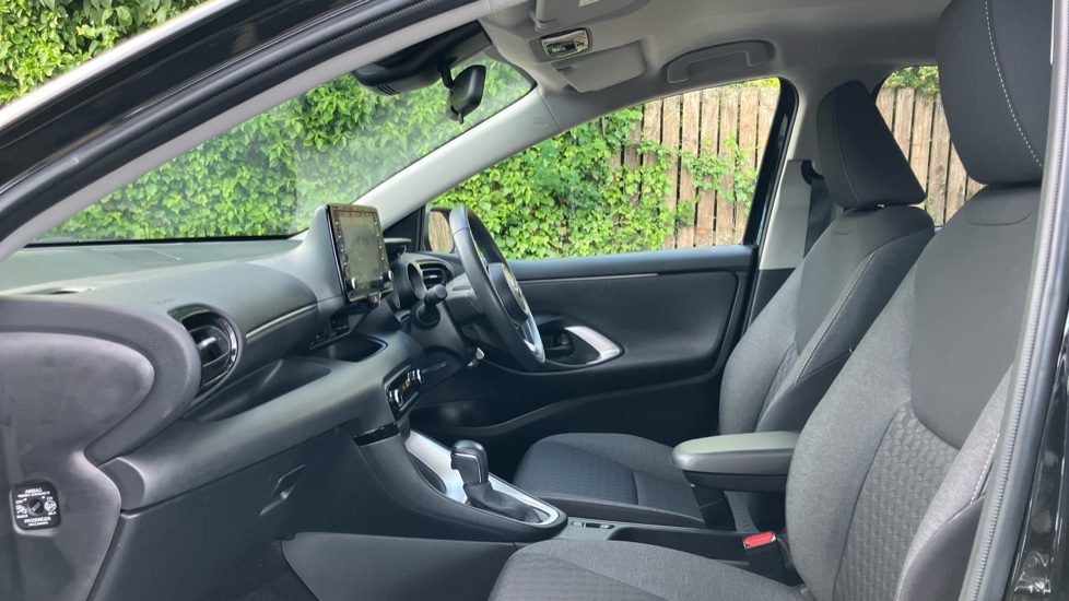 Toyota Yaris 1.5 Hybrid Design 5dr CVT Hybrid Hatchback - Image 5