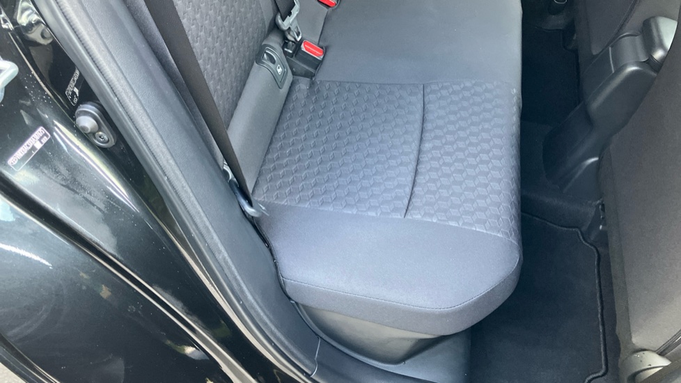 Toyota Yaris 1.5 Hybrid Design 5dr CVT Hybrid Hatchback - Image 14