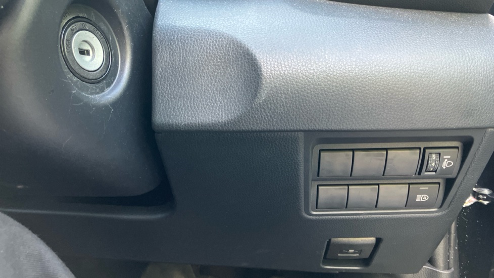 Toyota Yaris 1.5 Hybrid Design 5dr CVT Hybrid Hatchback - Image 16