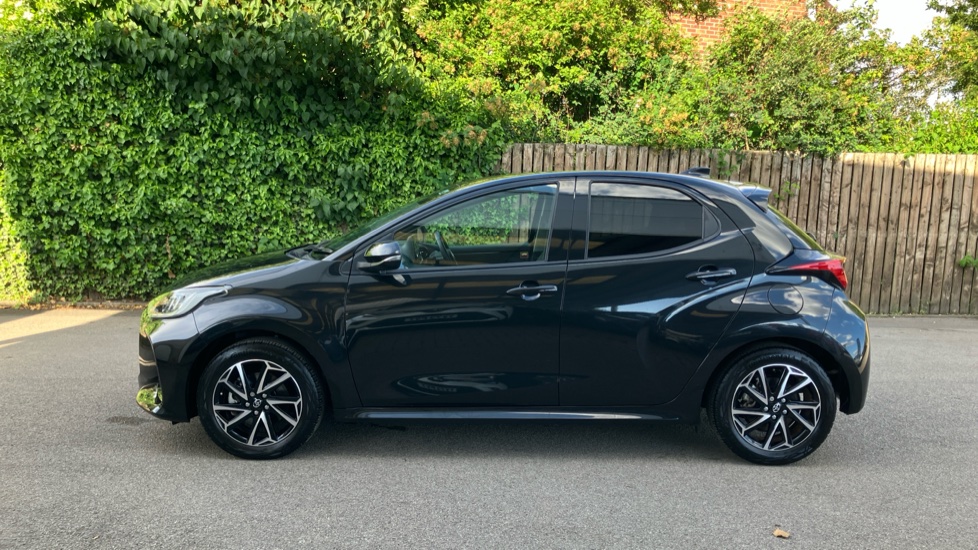 Toyota Yaris 1.5 Hybrid Design 5dr CVT Hybrid Hatchback - Image 24