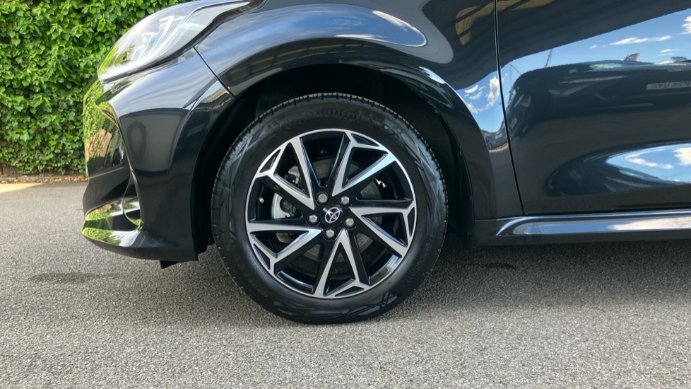 Toyota Yaris 1.5 Hybrid Design 5dr CVT Hybrid Hatchback - Image 25