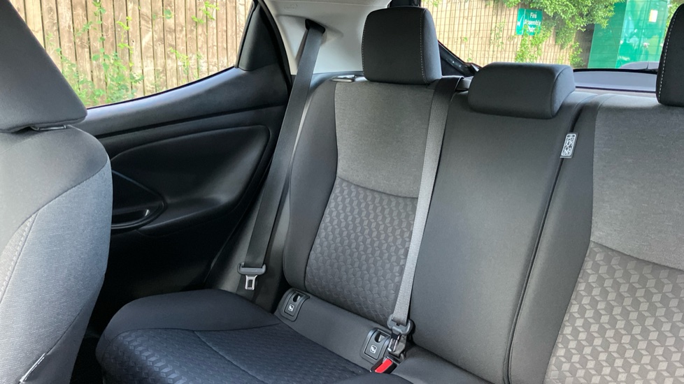 Toyota Yaris 1.5 Hybrid Design 5dr CVT Hybrid Hatchback - Image 35