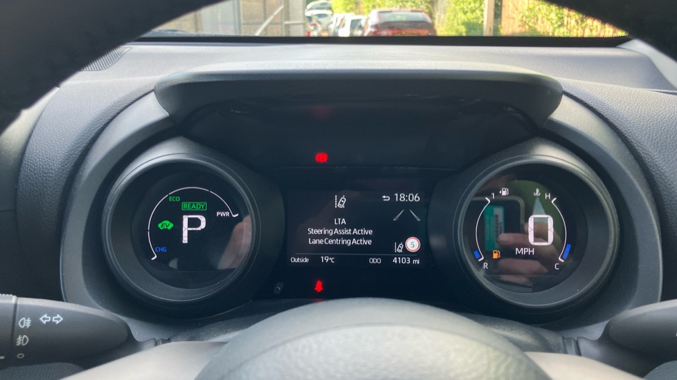 Toyota Yaris 1.5 Hybrid Design 5dr CVT Hybrid Hatchback - Image 43
