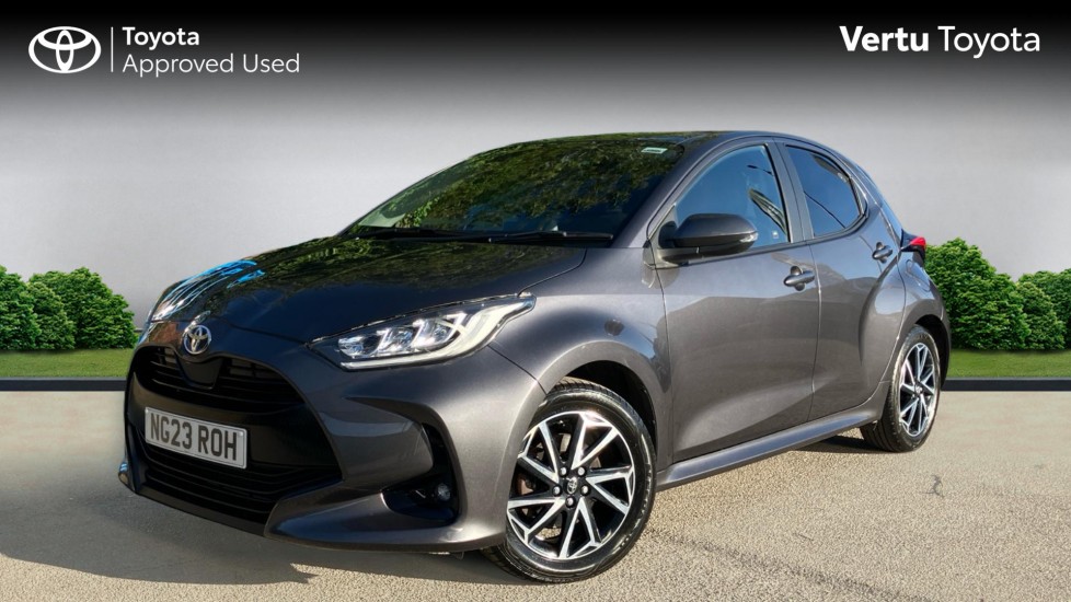 Toyota Yaris 1.5 Hybrid Design 5dr CVT Hybrid Hatchback - Image 3