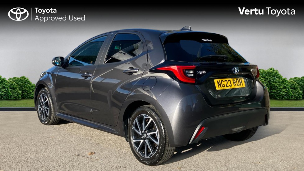 Toyota Yaris 1.5 Hybrid Design 5dr CVT Hybrid Hatchback - Image 4