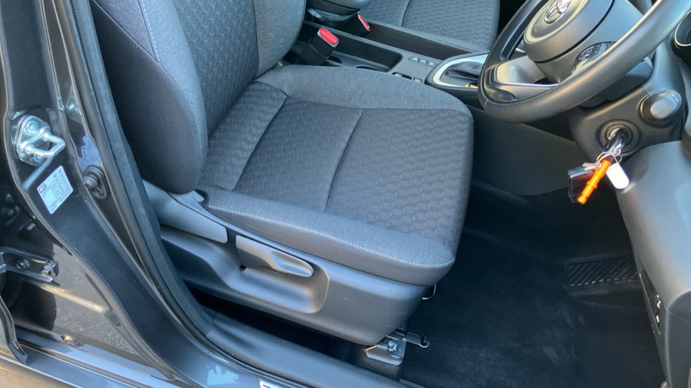Toyota Yaris 1.5 Hybrid Design 5dr CVT Hybrid Hatchback - Image 17
