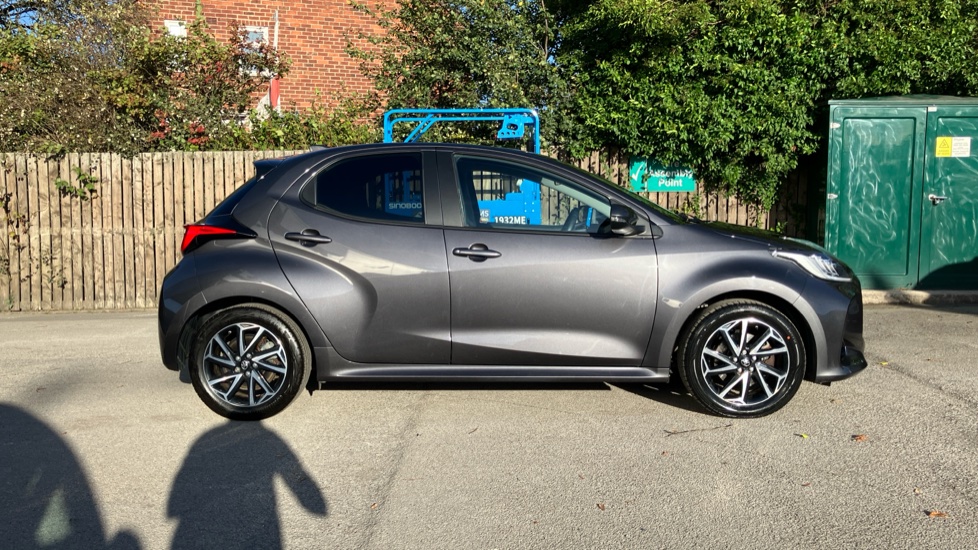 Toyota Yaris 1.5 Hybrid Design 5dr CVT Hybrid Hatchback - Image 23