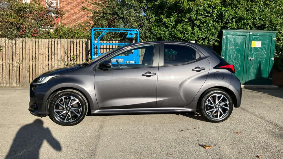 Toyota Yaris 1.5 Hybrid Design 5dr CVT Hybrid Hatchback - Image 24