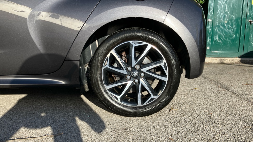 Toyota Yaris 1.5 Hybrid Design 5dr CVT Hybrid Hatchback - Image 25